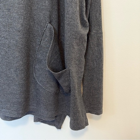 Beyond Yoga Cozy Fleece Poncho in Charcoal Heather Grey , sz medium - Picture 4 of 8